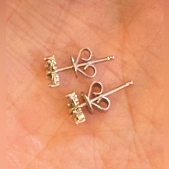 DIAMOND BUTTERFLY EARRINGS 14K WHITE GOLD STUD 8 STONES DAINTY DETAILED ANTENNAE - Picture 2 of 10